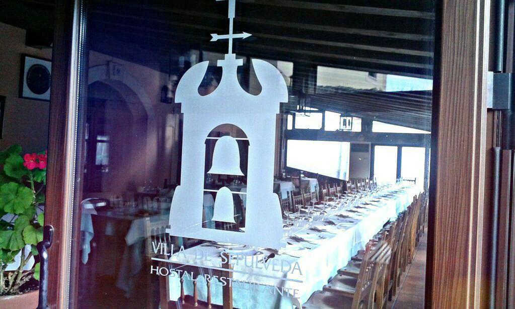 Hostal Restaurante Villa De Sepulveda Exterior photo